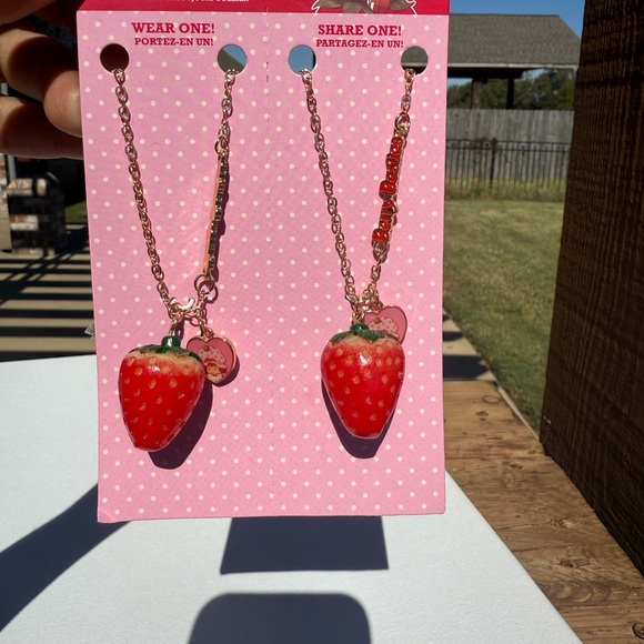 NWT! Strawberry Shortcake BFF Necklace Set Charms 2 Necklaces - Picture 5 of 7